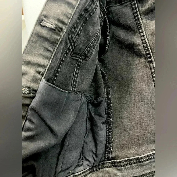 Aeropostale black denim croppedd jacket key w pockets distressed, button front - Picture 5 of 8